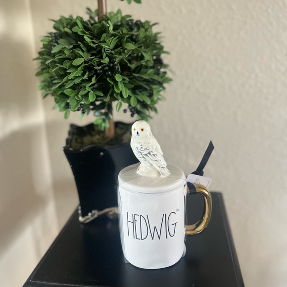 Rae Dunn x Harry Potter HEDWIG Mug - Picture 5 of 8